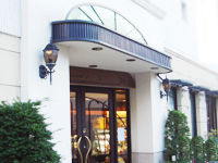 �X�C�[�c�M�������[KAZAN�i�ʎR�j�@�O�m�֓X